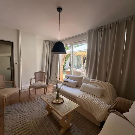 Rose De Saron Jardin Prive Plein Centre Appartement